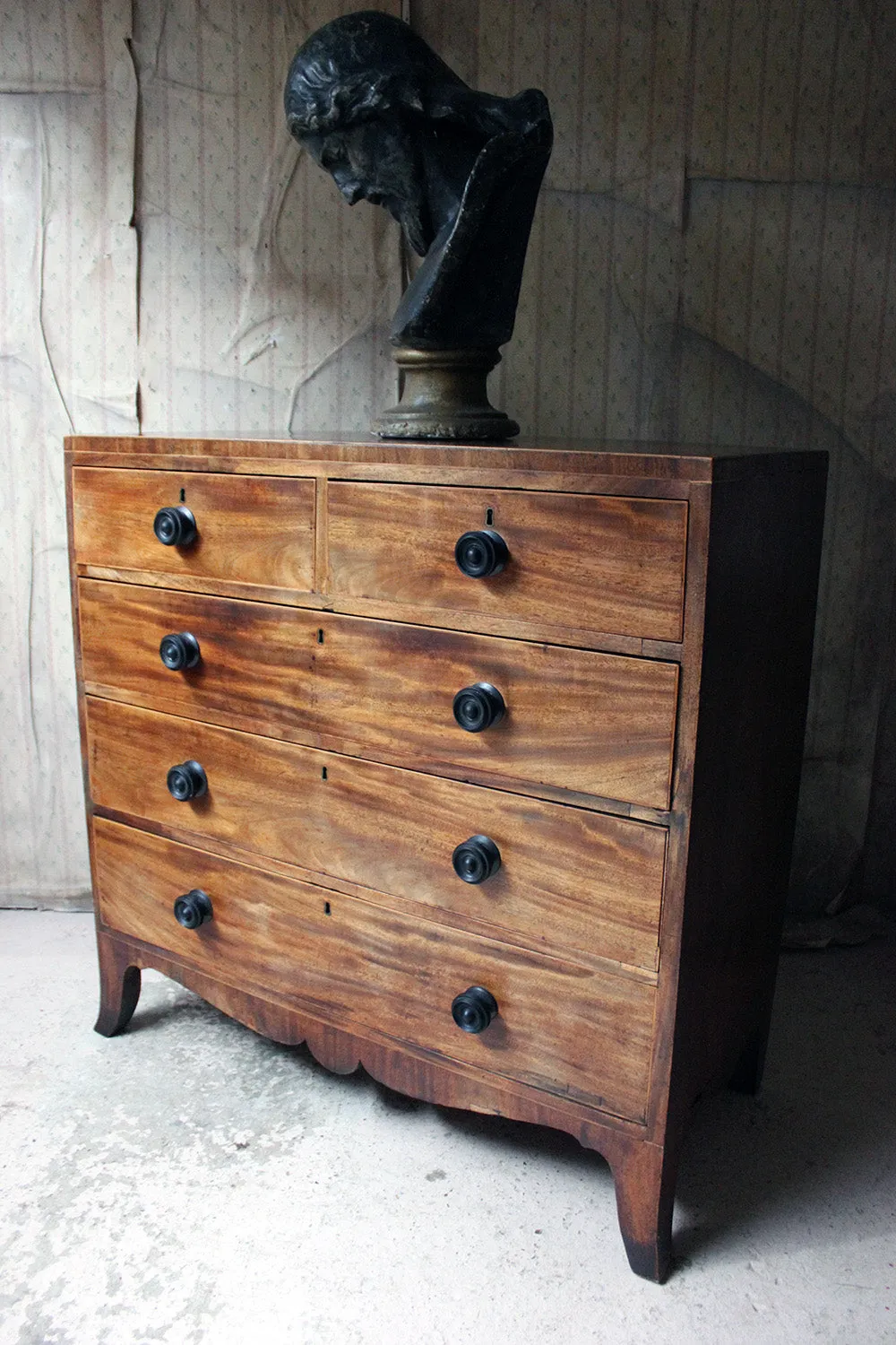 A Good Regency Mahogany Chest of Drawers c.1820