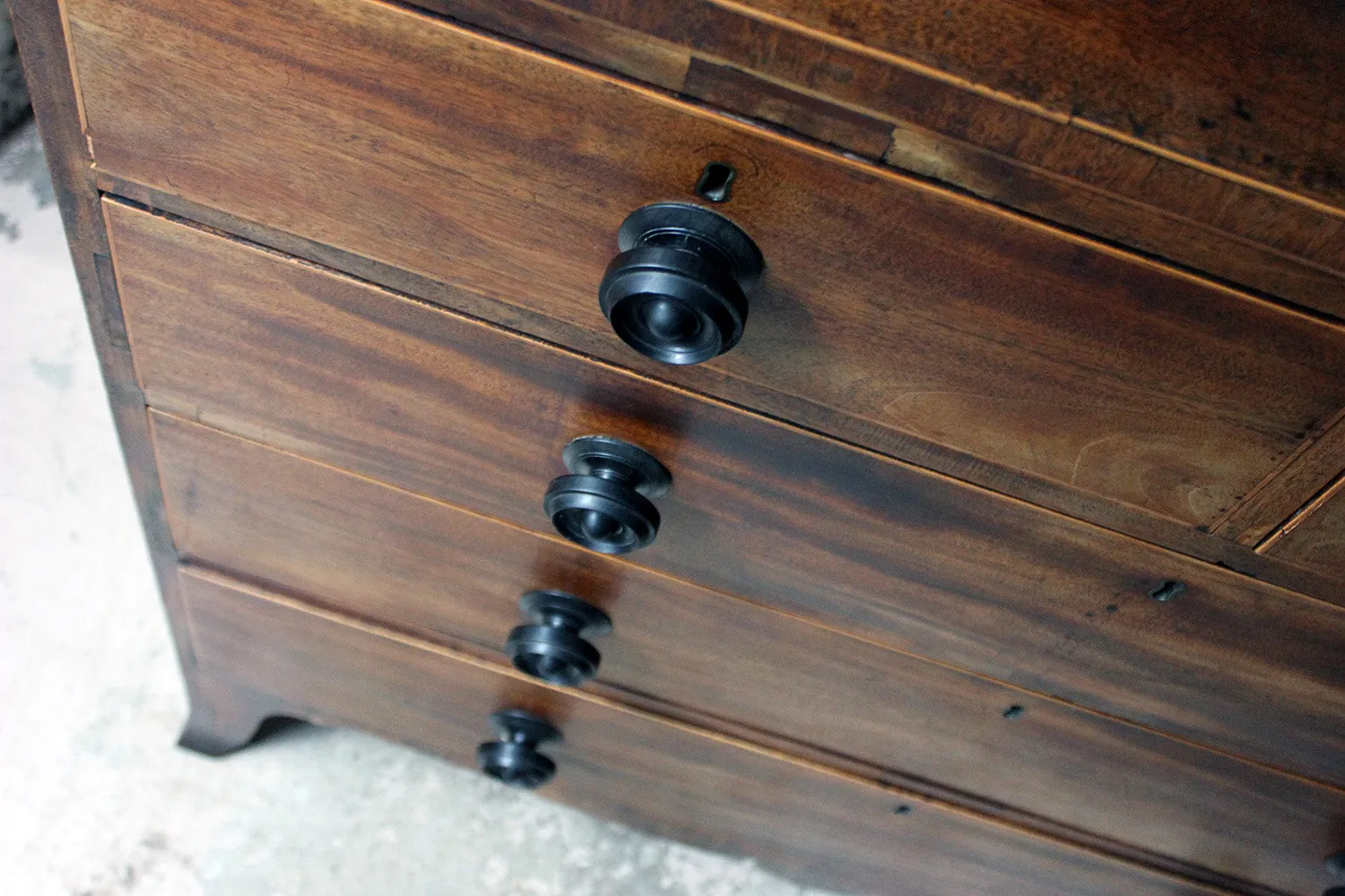 A Good Regency Mahogany Chest of Drawers c.1820