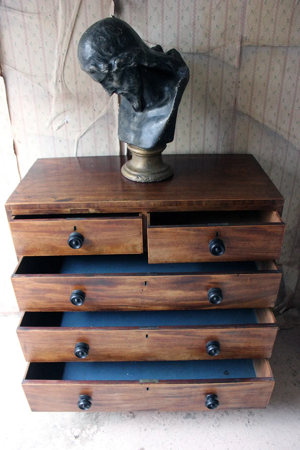 A Good Regency Mahogany Chest of Drawers c.1820