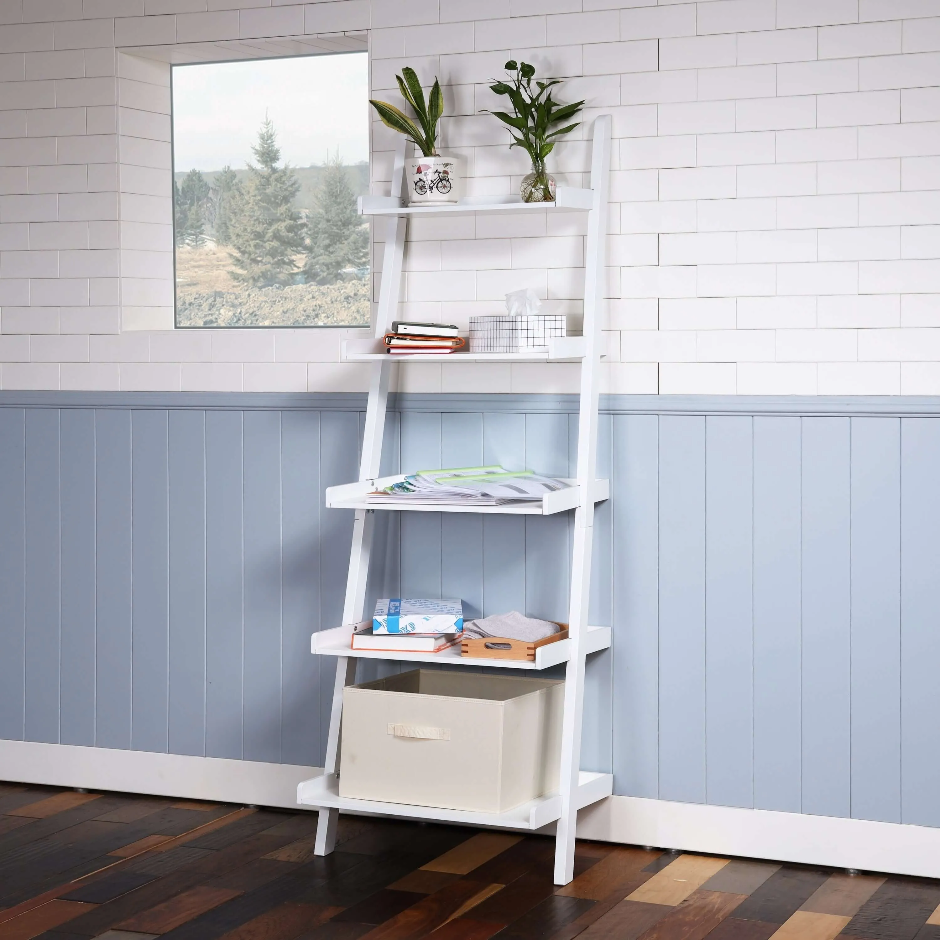 Elegant 5-Tier Ladder Shelf in White - Space-Saving Storage