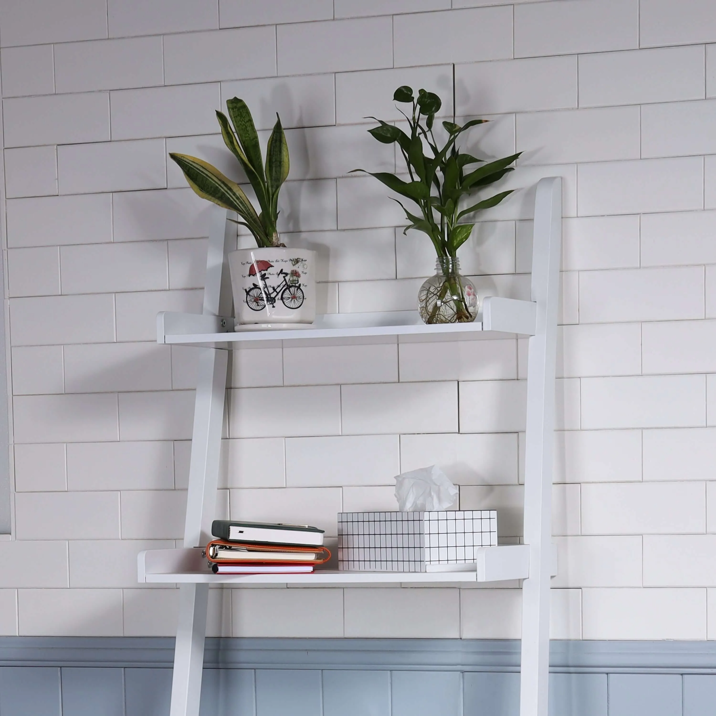 Elegant 5-Tier Ladder Shelf in White - Space-Saving Storage