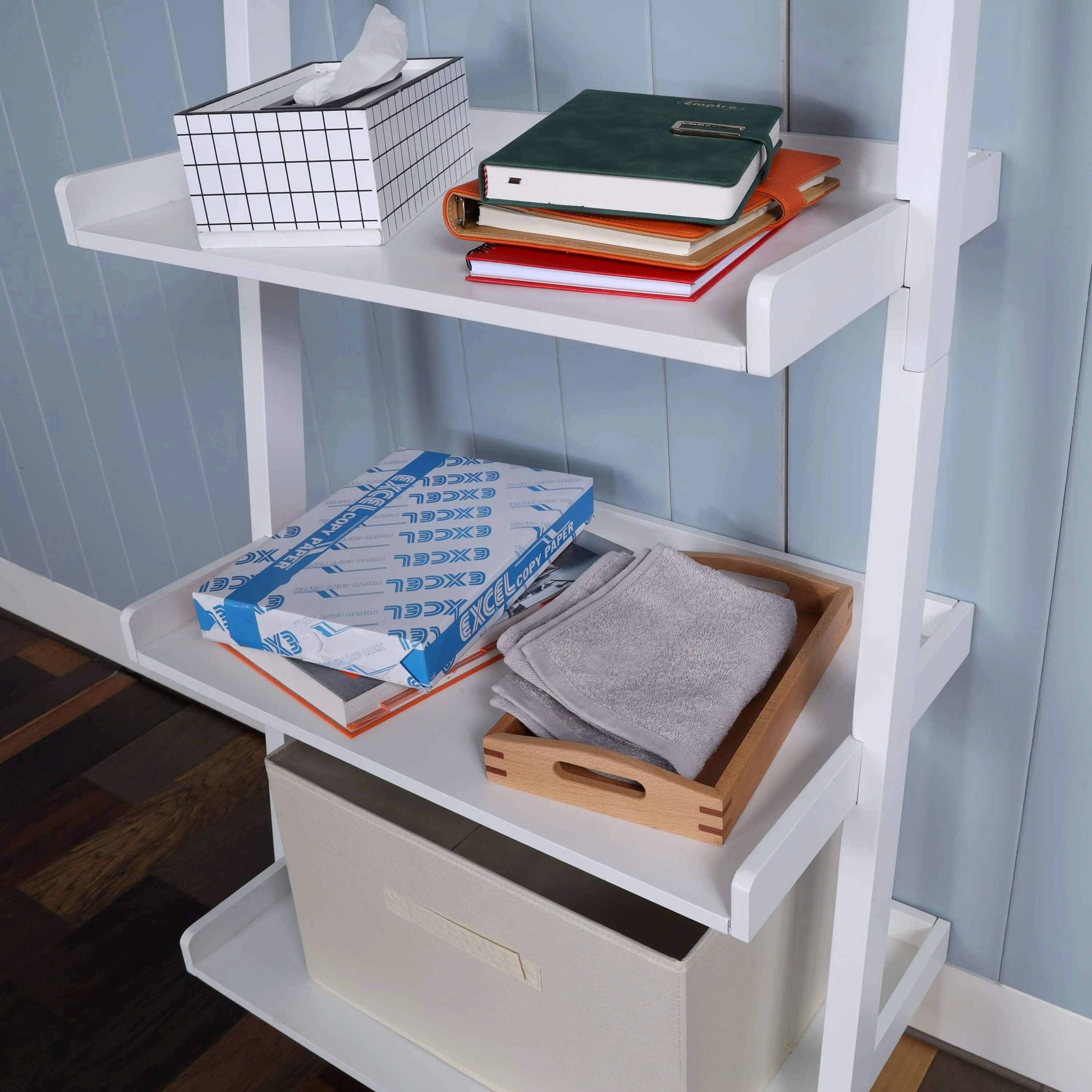 Elegant 5-Tier Ladder Shelf in White - Space-Saving Storage