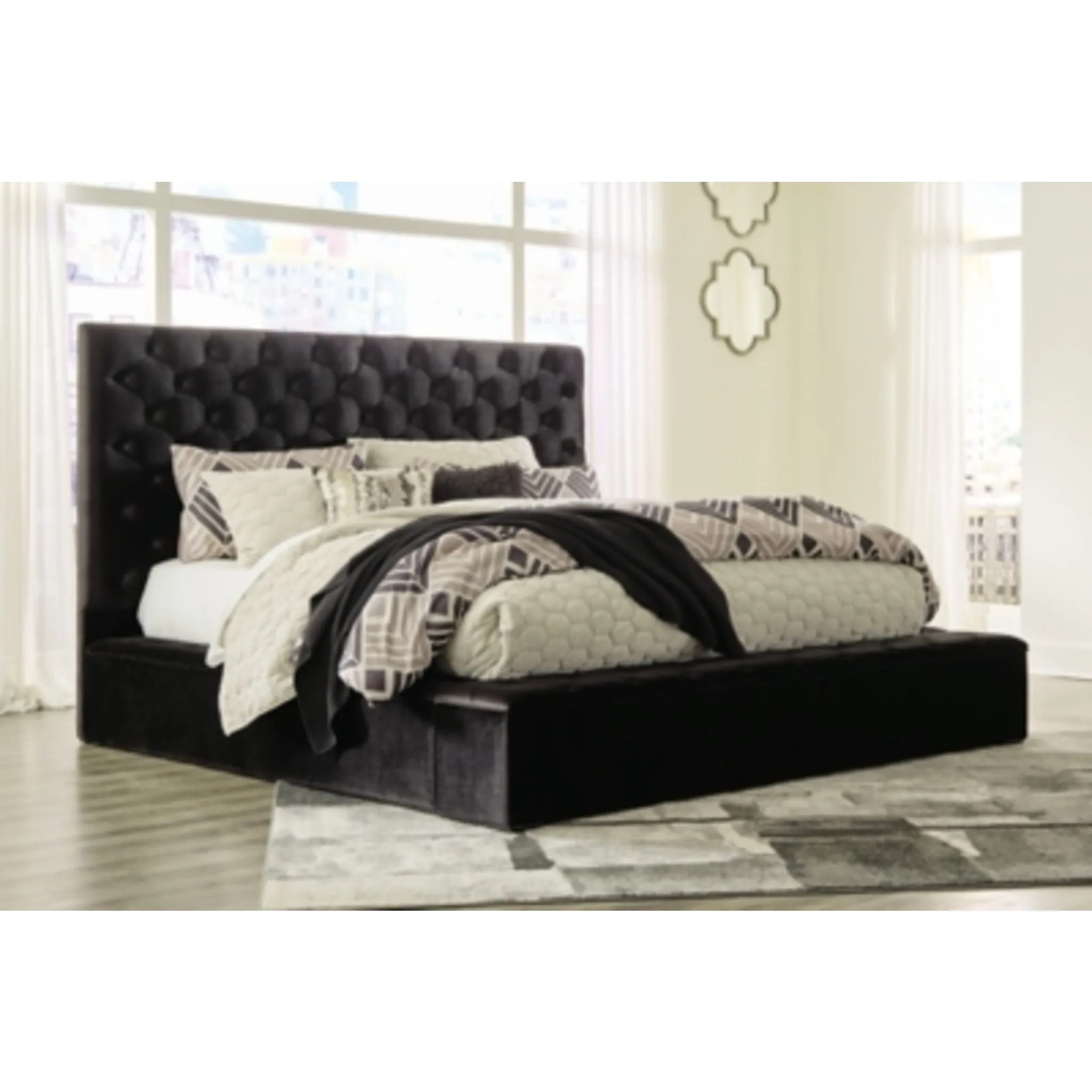 Lindenfield King Upholstered Bed - Silver